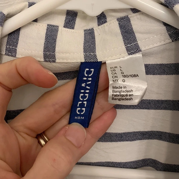 Men’s H&M Divided short sleeve button down. White and navy, size L *See note - Picture 3 of 6